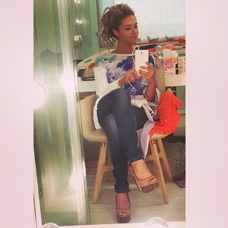 Aya Samaha feet photo thumbnail