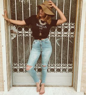 Aya Selim feet photo thumbnail