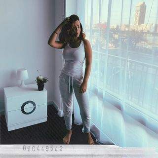 Aya Selim feet photo thumbnail