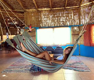 Aya Selim feet photo thumbnail