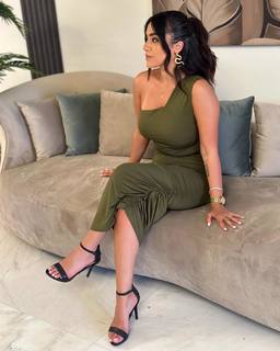 Aya Selim feet photo thumbnail