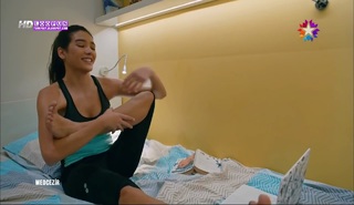 Aybüke Pusat feet photo thumbnail