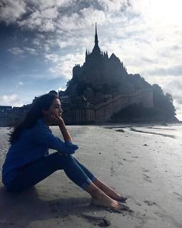 Aybüke Pusat feet photo thumbnail