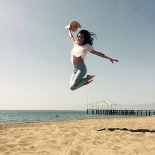 Aybüke Pusat feet photo thumbnail