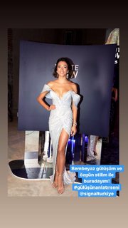 Aybüke Pusat feet photo thumbnail