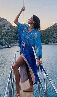 Aybüke Pusat feet photo thumbnail