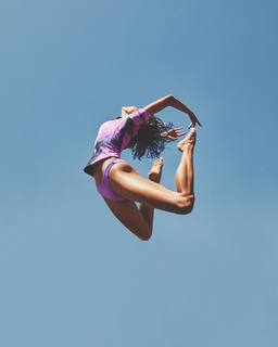 Aybüke Pusat feet photo thumbnail