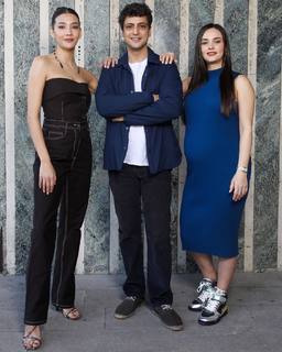 Aybüke Pusat feet photo thumbnail