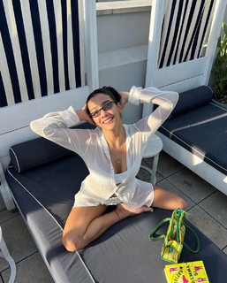 Aybüke Pusat feet photo thumbnail