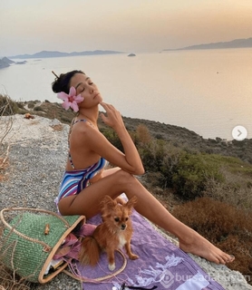 Aybüke Pusat feet photo thumbnail