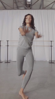 Aybüke Pusat feet photo thumbnail