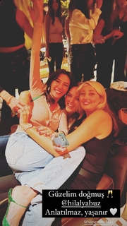 Aybüke Pusat feet photo thumbnail