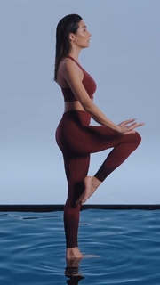 Aybüke Pusat feet photo thumbnail