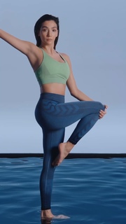 Aybüke Pusat feet photo thumbnail