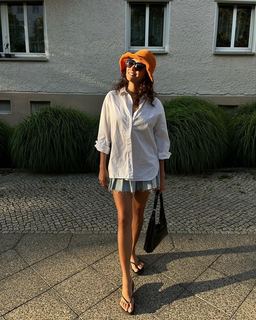 Aybüke Pusat feet photo thumbnail