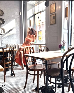 Aybüke Pusat feet photo thumbnail