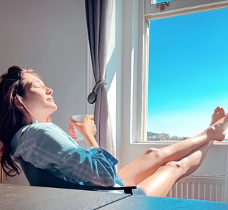 Aybüke Pusat feet photo thumbnail