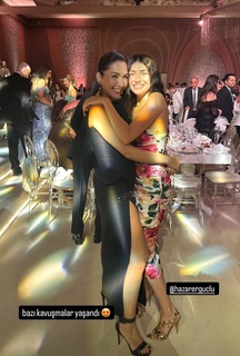 Aybüke Pusat feet photo thumbnail