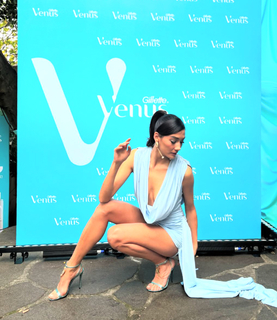 Aybüke Pusat feet photo thumbnail