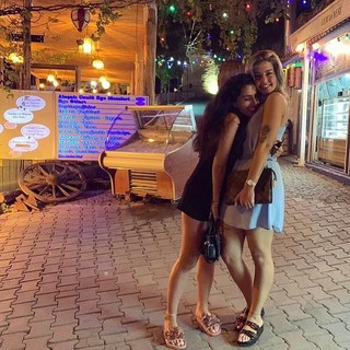 Aycan Yanaç feet photo 1