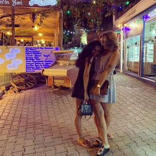 Aycan Yanaç feet photo 2