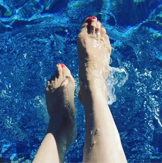Ayda Field feet photo 18