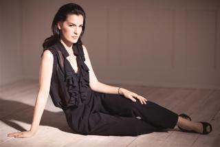 Ayelet Zurer feet photo thumbnail