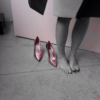 Ayelet Zurer feet photo thumbnail