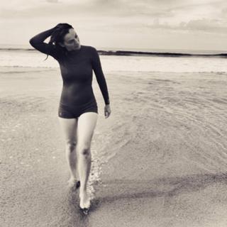 Ayelet Zurer feet photo thumbnail