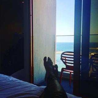 Ayelet Zurer feet photo thumbnail