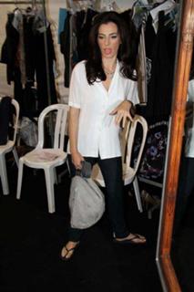 Ayelet Zurer feet photo thumbnail