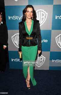 Ayelet Zurer feet photo thumbnail