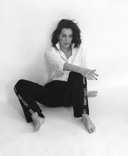 Ayelet Zurer feet photo thumbnail