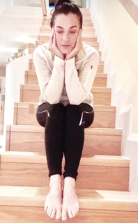 Ayelet Zurer feet photo thumbnail