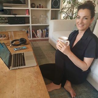 Ayelet Zurer feet photo thumbnail