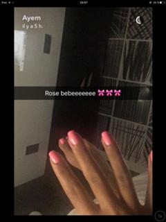 Ayem Nour feet photo thumbnail