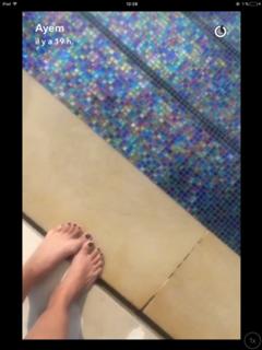 Ayem Nour feet photo thumbnail