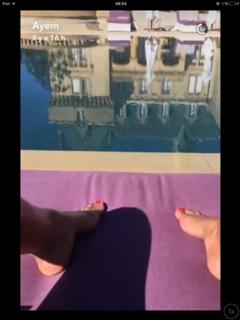 Ayem Nour feet photo thumbnail