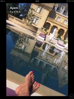 Ayem Nour feet photo thumbnail