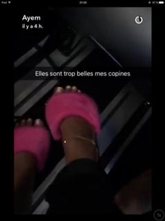 Ayem Nour feet photo thumbnail