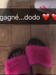 Ayem Nour feet photo thumbnail