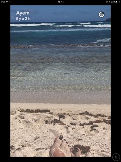 Ayem Nour feet photo thumbnail