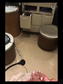 Ayem Nour feet photo thumbnail