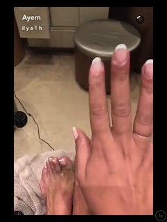 Ayem Nour feet photo thumbnail