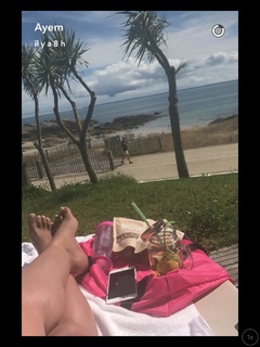 Ayem Nour feet photo thumbnail