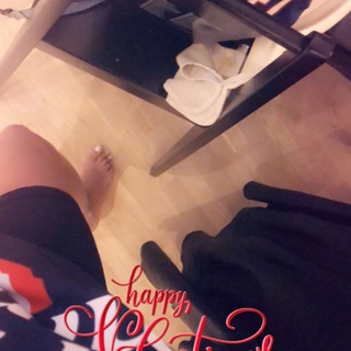 Ayem Nour feet photo thumbnail