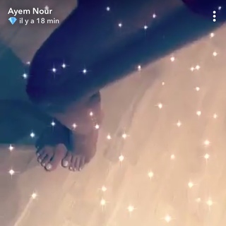 Ayem Nour feet photo thumbnail