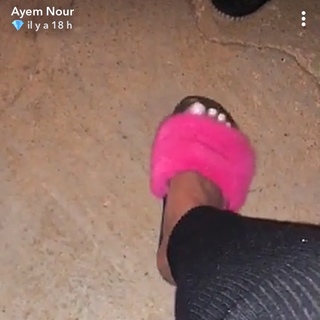 Ayem Nour feet photo thumbnail