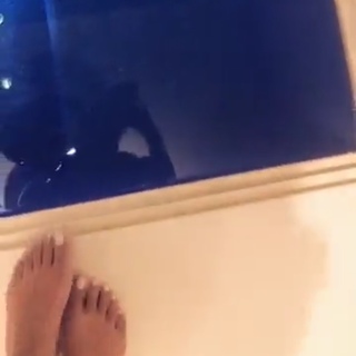 Ayem Nour feet photo thumbnail