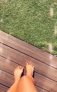 Ayem Nour feet photo thumbnail